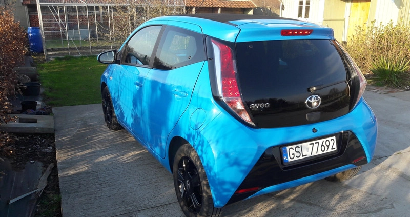 Toyota Aygo cena 49900 przebieg: 49900, rok produkcji 2017 z Ustka małe 529